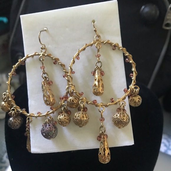 Avon Mark Ibiza Glow Earrings Goldtone New - Picture 1 of 3